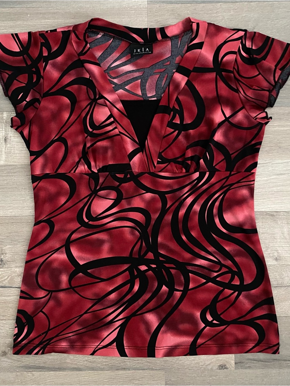 Red black abstract print top with cap sleeves goth alternative grunge